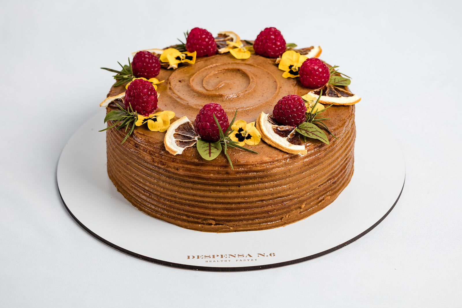Bolo de limão sem glúten com creme de amêndoa
