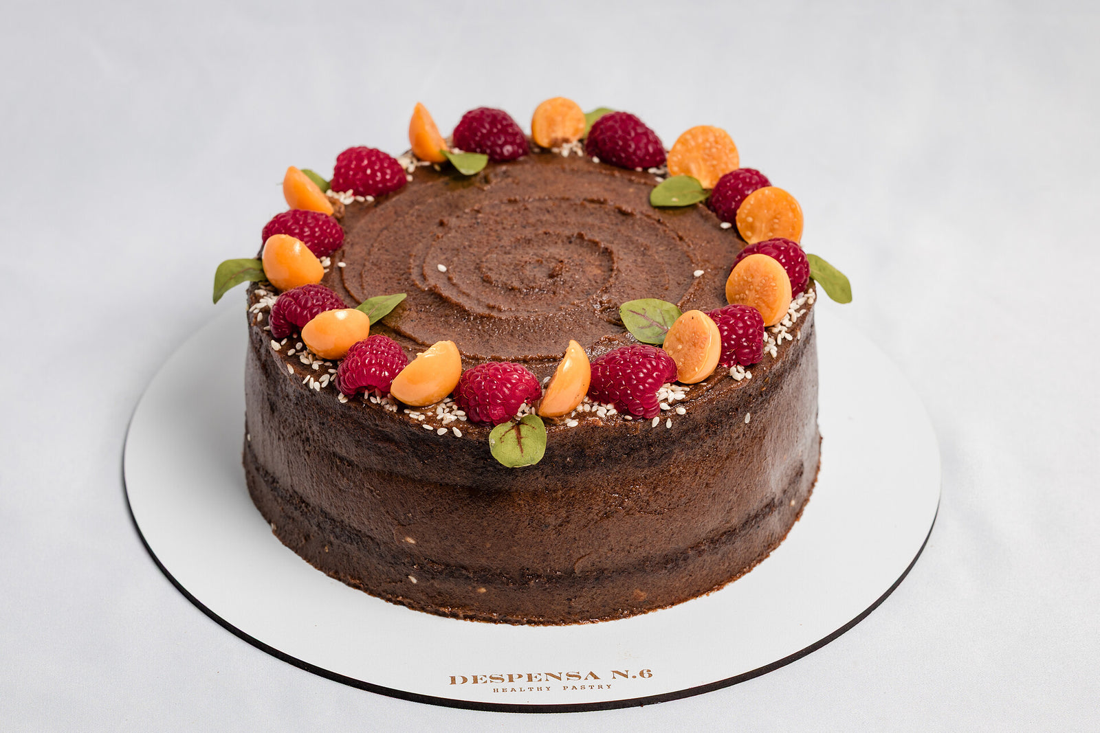 Bolo de cacau vegan, sem glúten com recheio de caramelo de coco